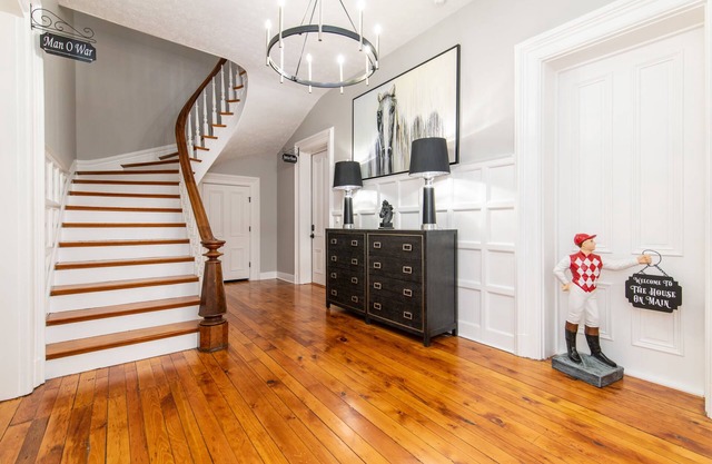 The House On Main-Sleeps 16/Historic Home/KHP 11min/Ark 30min/Walk Downtown