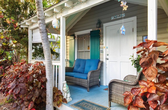 The Ivy Cottage - Private Home in Key West