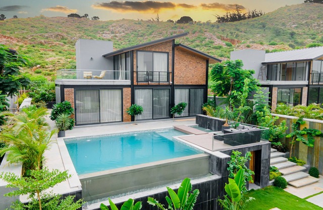The Lake Edge Villa