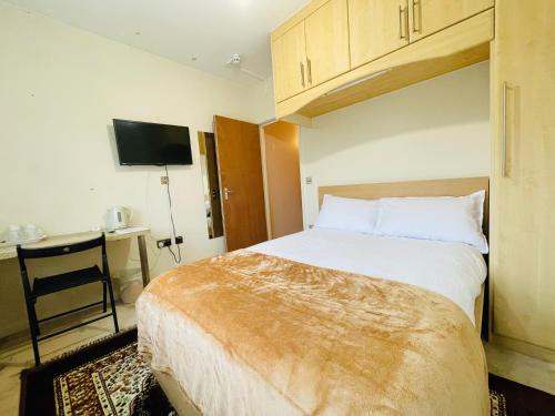 The Lakeside Redbridge