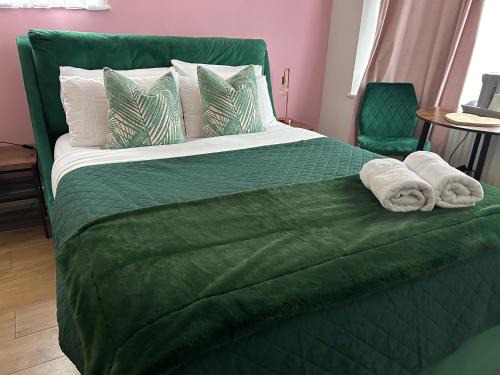 The Lily Pad near Poole Dorset Self contained private entrance and free parking