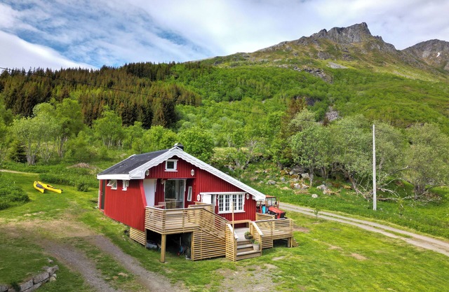 The Little Red Cabin Lofoten
