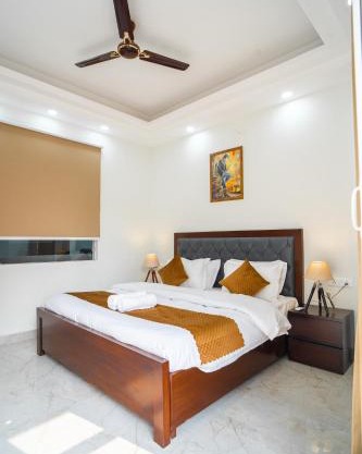 The Lodgers 1 BHK Serviced Apartment Golf Course Road Gurgaon