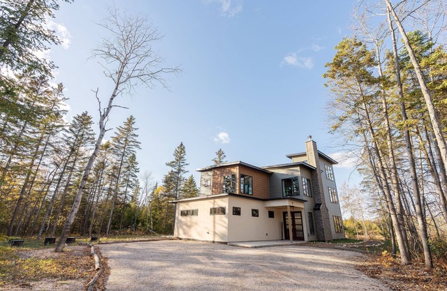 The Lookout, near Sister Bay with Starlink internet