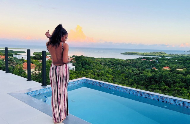 The Luxury Escape - Peaceful & Charming 3-bedroom villa w/sea view
