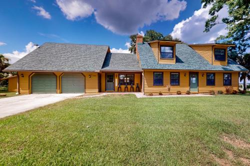 The Manatee Cove - Side B: Studio