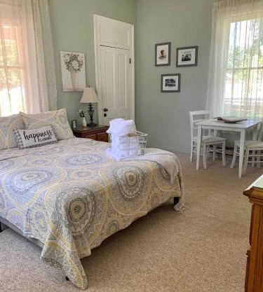 The Mayor's Suite @ The Historic Kanab Inn