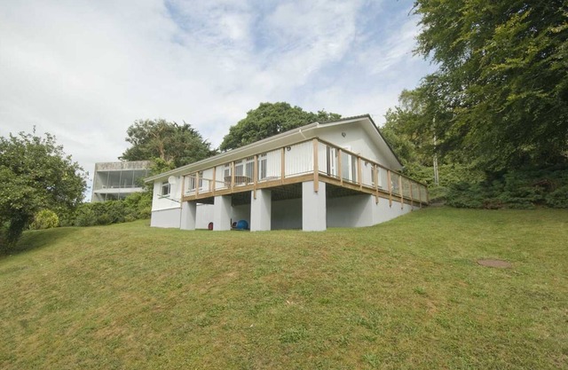 THE MEADOW, pet friendly, with a garden in Carnon Downs