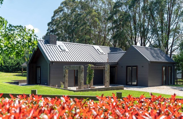 The Mist, Luxury Farm Retreat w/Fireplace & Workspace | Southern Highlands