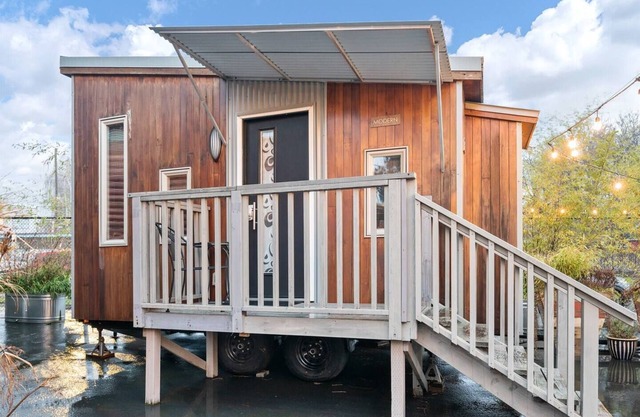 The Modern - Custom Tiny Home w/Modern Vibe