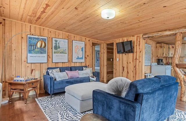 The Monet Pond Views BHBungalows #1