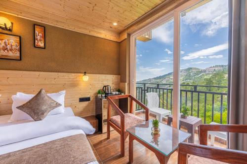 The Nature Vibes l Property of the year I Serviced Villa I Couple Friendly I Pvt Balcony I Open Air Terrace I Bonfire I Kufri by Exotic Stays