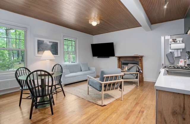 The Neighborhood Hotel Grand Beach Suite 6 - Two Bedroom w Bunks