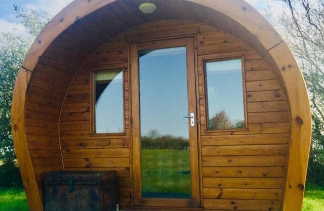 The Oaks Glamping - Pips Cabin