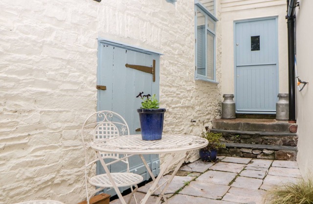 THE OLD DAIRY, character holiday cottage, with a garden in Millbrook