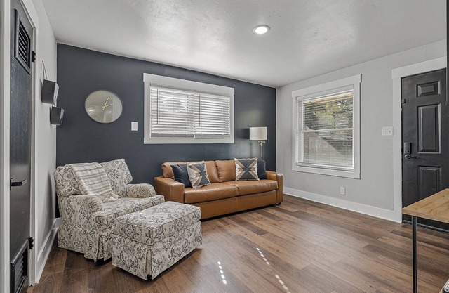 The Onyx & Oak Retreat Nestled in the Heart of Jonesboro!