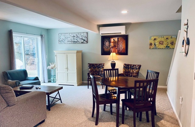 The Outlet House, Comfortable Cottage