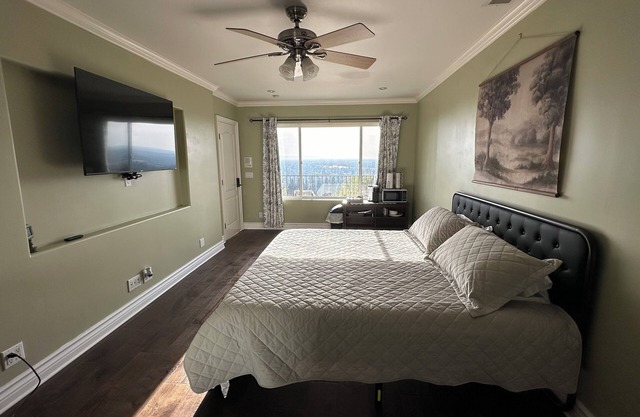 The Overlook Suite: Simple Comfort & Stunning View