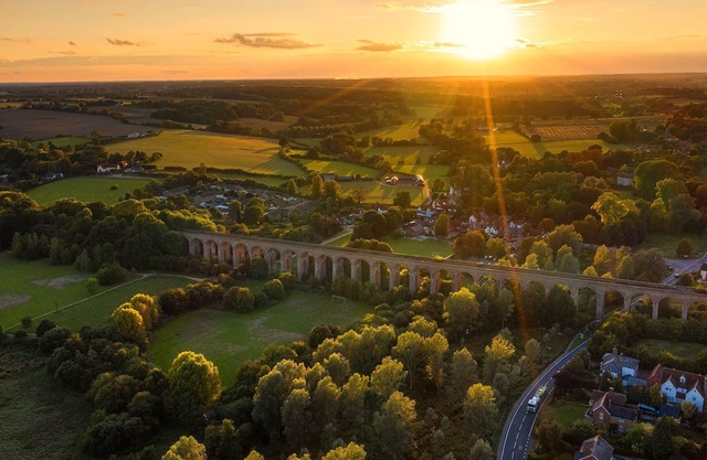 The Piggery - an idyllic five-star retreat with hot tub in beautiful Essex countryside
