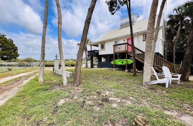 The Pink Palm - Waterfront - Boat & RV’s Welcome!