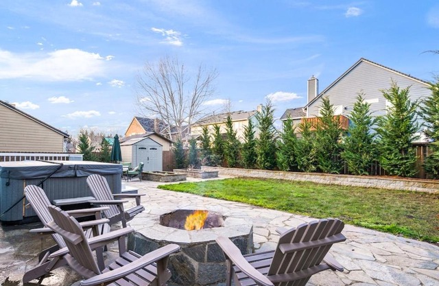 The Place To Be; With A Hot Tub!
