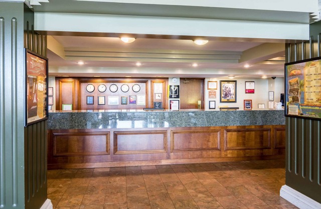 The Plaza Inn & Suites