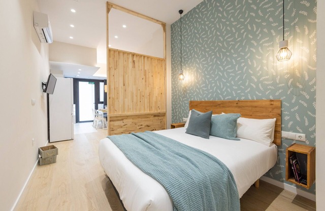 The Port Beach Valencia Room VII by florit Flats