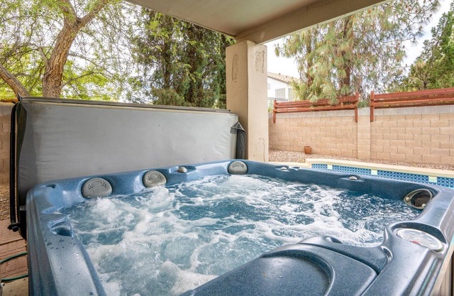 THE QUAINT ESCAPE: POOL + SPA + POOL TABLE + MORE