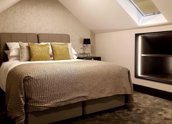 The Queens Head, Parkside Apartment 5