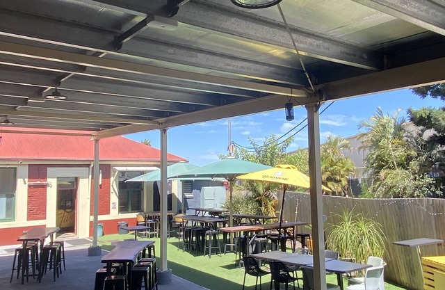 The Queensport Motel & Tavern