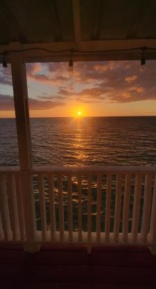 The Red Door Beach House, Buye Beach
