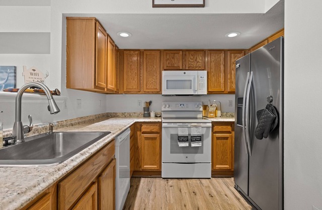 The River Rendezvous - 3+2.5 near the N Platte River! Massage Chair-Dog Friendly