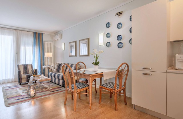 The romantic one, just for two - 30 minute to Venice