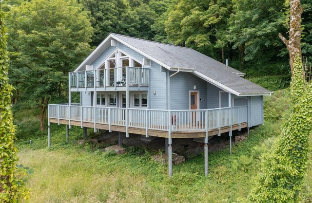 The Rowan - Luxury Lodge and Woodland Views