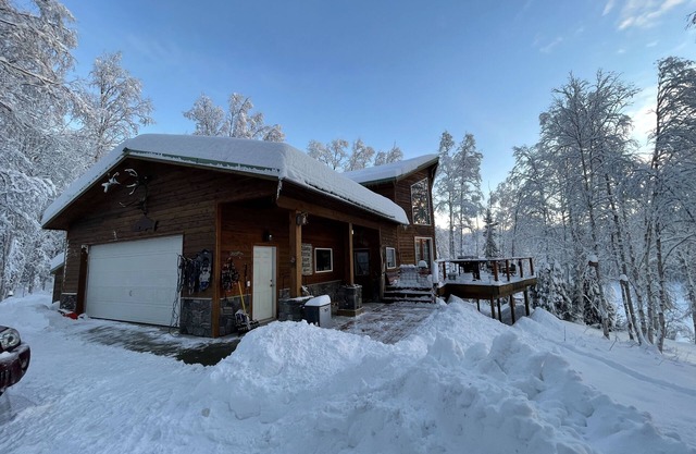 The Rusty Salmon Lake House with Deck, Dock, Canoe and Kayaks