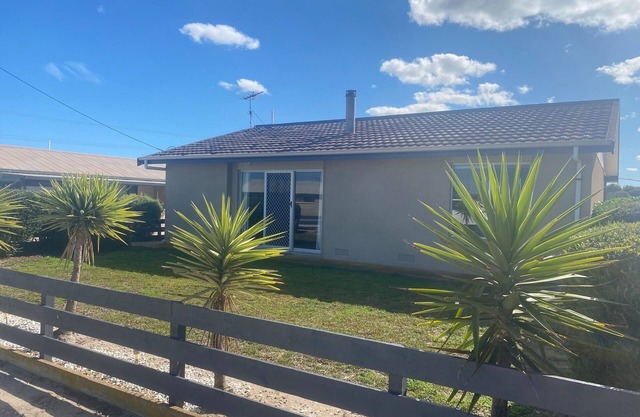 The Salty Seabreeze- Dog friendly! Off Peak Special!