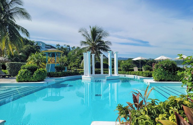 The Signature Level At Grand Palladium Lady Hamilton Resort & Spa