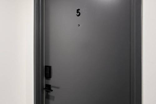 The Silo 5- 1 BD Urban Haven