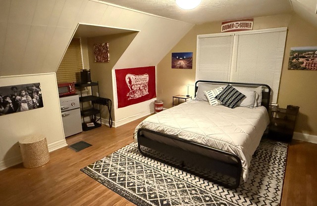 The Sooner Suite on Santa Fe~ nOU Campus Corner