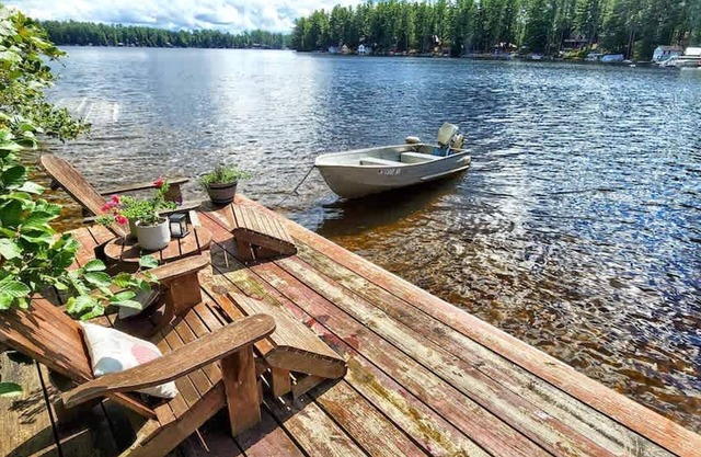 The Stabbin Cabin Grant Island w Boat Hottub Pet