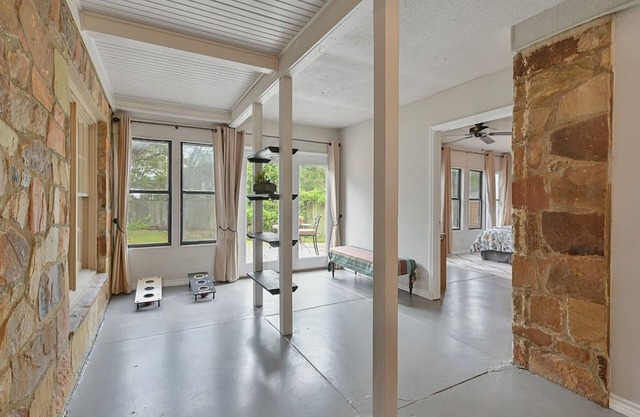 "The Stone House Stay" : 4 Bedroom Serenity Home