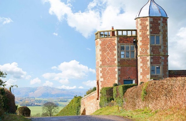 The Summer House, is a stunning historic retreat for couples, on the Raby Estate,