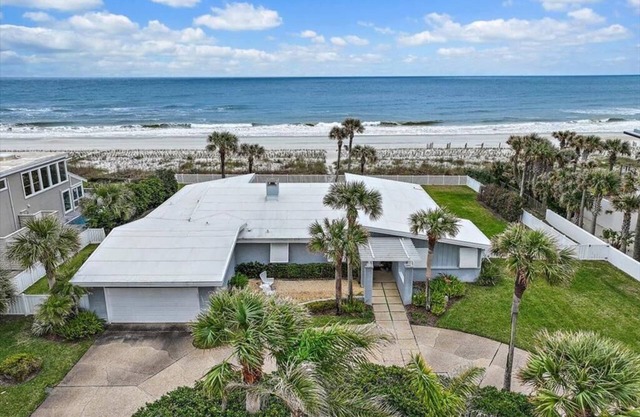 The Swift Cottage 4/3 with private pool and spectacular oceanfront views
