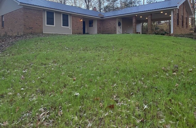 The Tall Pines. Just minutes from beautiful Grenada Lake