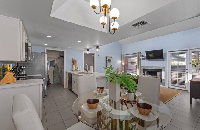 THE TEMPE Designer HOME! Pets stay FREE!