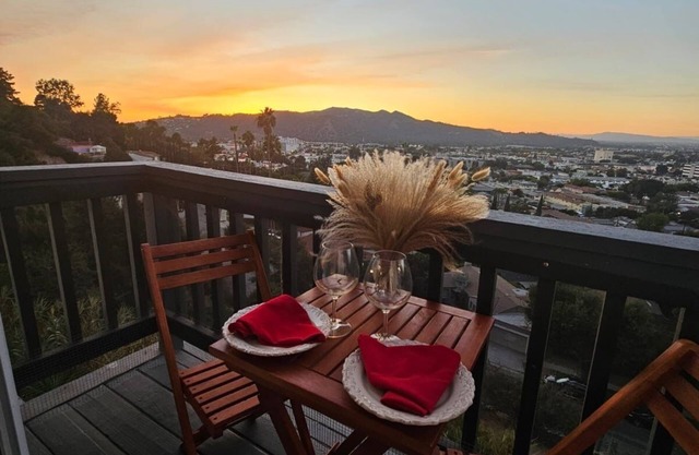 The Ultimate Pairing: Unmatched Comfort & Breathtaking City Views!