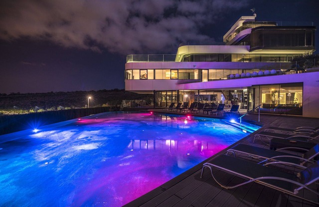 The Ultimate Villa Rental! Silverfield Villa AKA 'Tony Starks House'