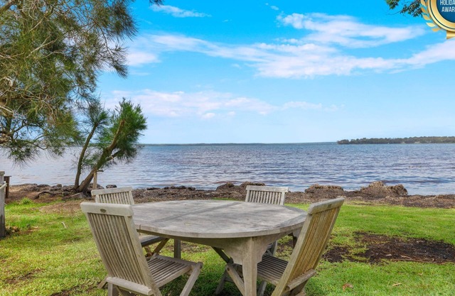 The Waterfront House - Pet Friendly - Absolute Waterfront