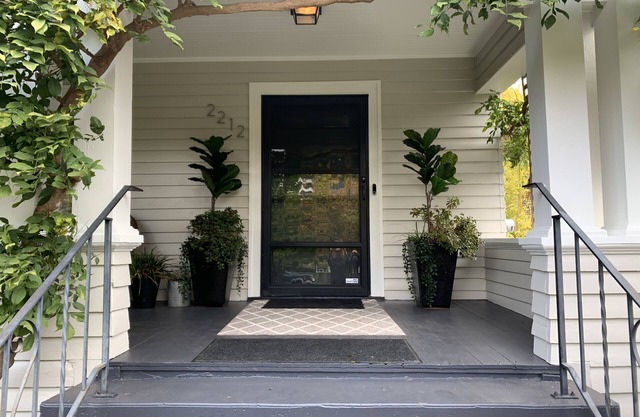 The Wisteria… Beautiful 1915 Craftsman… Close-in, 4 Bdrm, 2 bath