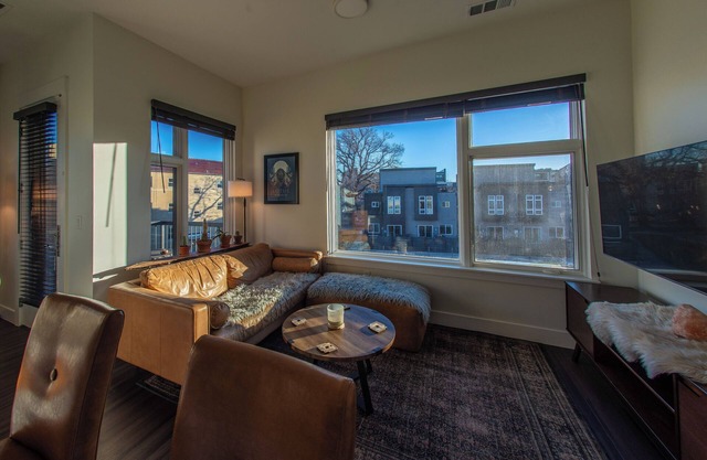 The Zen Den - A City Oasis perfect for solo or traveling couples